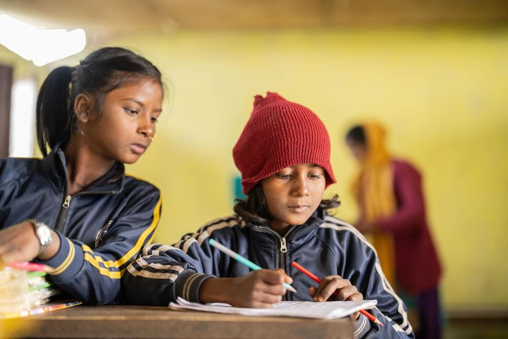 Kinder aus dem Dorf Dayalpur in der Schule (Foto : Jakob Studnar) Kinder aus dem Dorf Dayalpur in der Schule (Foto : Jakob Studnar)